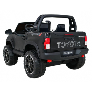 Pojazd Toyota Hilux Czarna